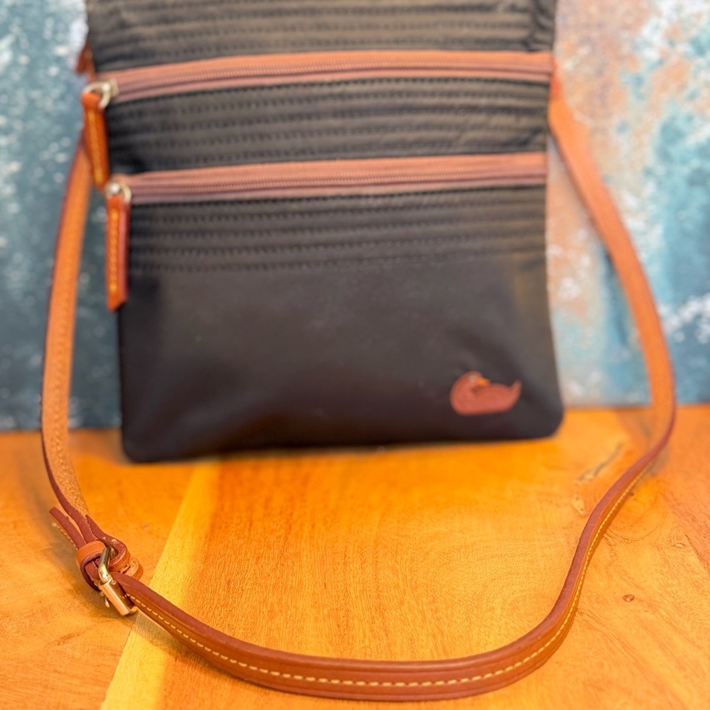 Dooney & Bourke Nylon North South Triple Zip Crossbody (EUC) - Picture 11 of 13